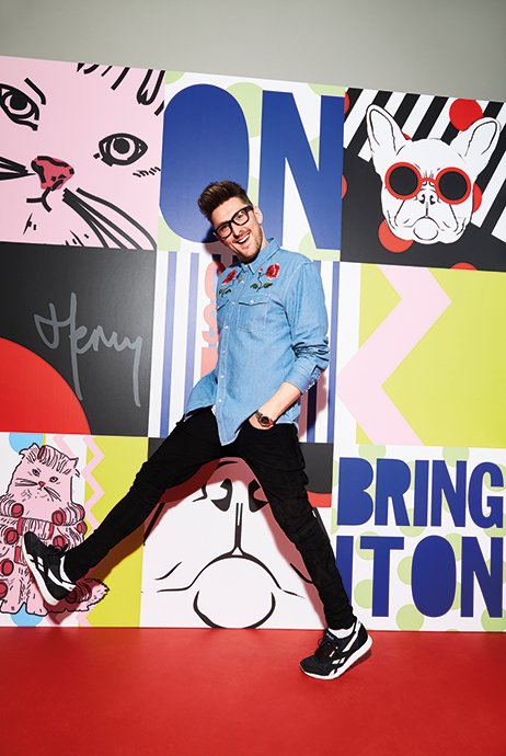 Primark's tweet photo. #PrimarkMeets Henry Holland for an exclusive collaboration in support of Graduate Fashion Week and the Bags of Talent Campaign 🎉 https://t.co/yemQrhZ4Ym #PrimarkXHenryHolland https://t.co/2IQycoxmjX