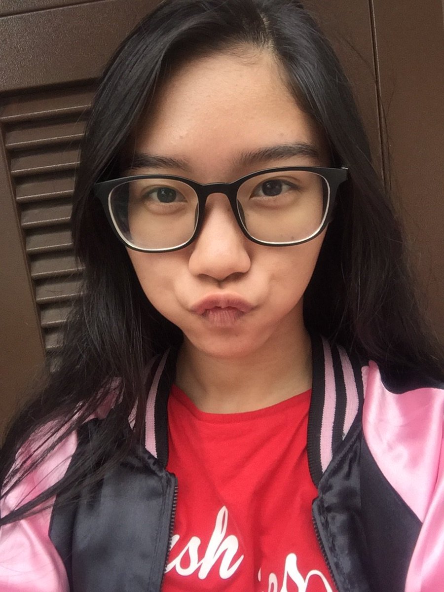 copuco_'s tweet photo. no makeup day~~~~😂👌🏻 gpp kucel yg penting disayang semua orang 😜 https://t.co/arZAUa8Q97