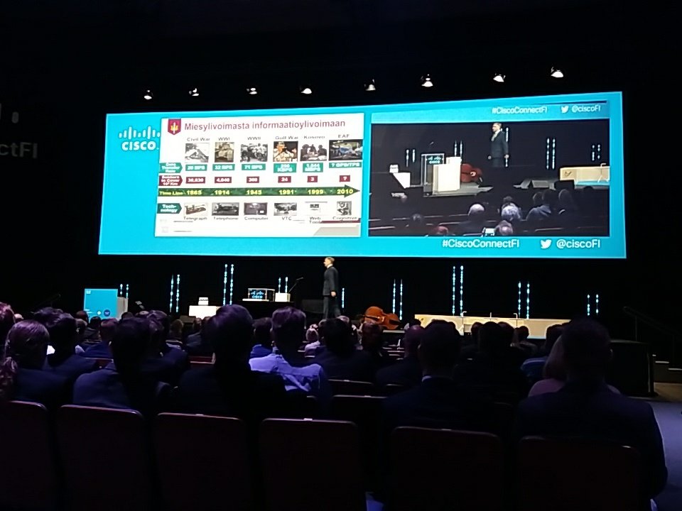 puukolmonen's tweet image. Ryhdikäs ja särmä esitys ITstä sotilaskäytössä. #ciscoconnectfi
