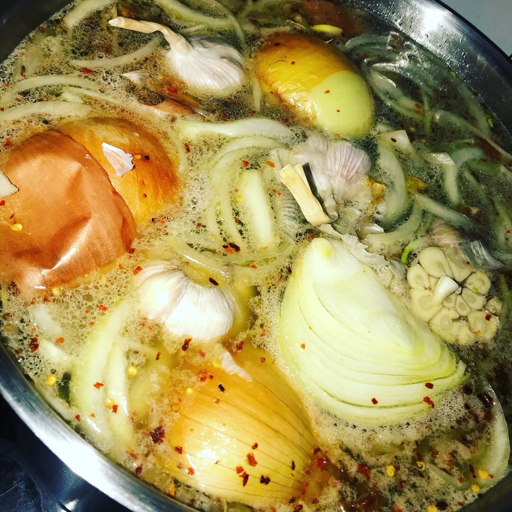 nibblehull's tweet photo. Prep is on for tonight’s Pho Bo dippin gravy - marrow bone/Oxtail/herbs and goodness #burger&gravy #dipit #homemade #nibblekitchen #slurpit #hullbid #streetfoodnights https://t.co/vPFVlSALmP
