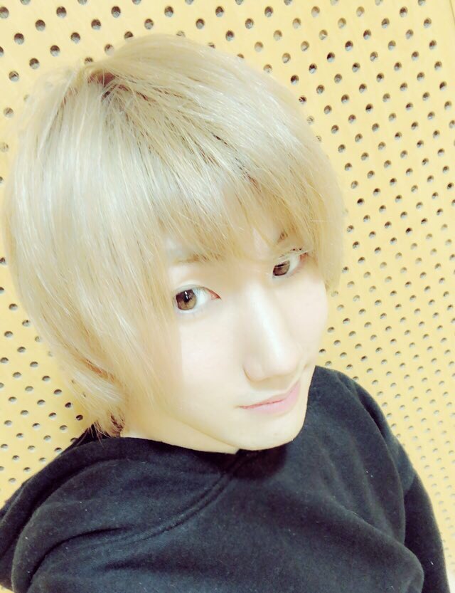 brethrough's tweet photo. 沢山の方にメンバーをより深く知ってもらいたい❗️そんな為のメンバー紹介企画第１弾㊙️

💚鯨井俊介(リーダー)💚

・特技:耳たぶに1円玉乗る

・趣味:映画やゲーム実況見る

・長所:好きな事だけ超真面目

・短所:好き嫌い激しい

・好きな言葉: 『一生懸命』

#RT希望 https://t.co/xgVKdiswWM