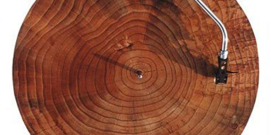 Slipmat: Platterın üzerine yerleştirilen örtümsü kumaş. Düşük sürtünme özelliğine sahip olanları, üzerine plak konulmak suretiyle scratchini kolaylaştırır.
#dj #djs #plak

#AvukatlarGünü
#libspill
#ThursdayThoughts
#HealTheWorldIn5Words
#RHONY
#BlackBuckPoachingCase