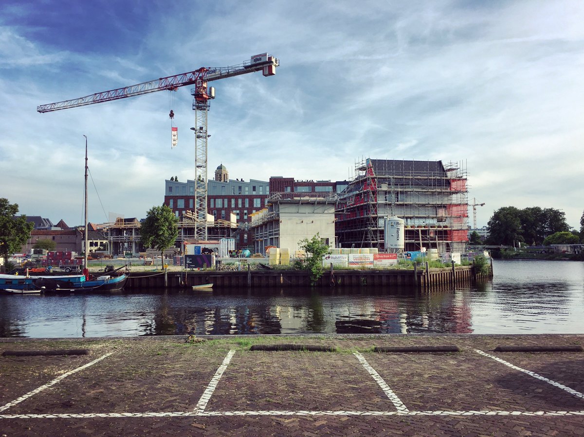 'De oplossing voor de bouwimpasse komt uit Zwolle'

Lees meer over het Zwolse aanvalsplan voor de woningmarkt op <a href="/stadszaken/">Stadszaken</a> 

stadszaken.nl/ruimte/wonen/1…