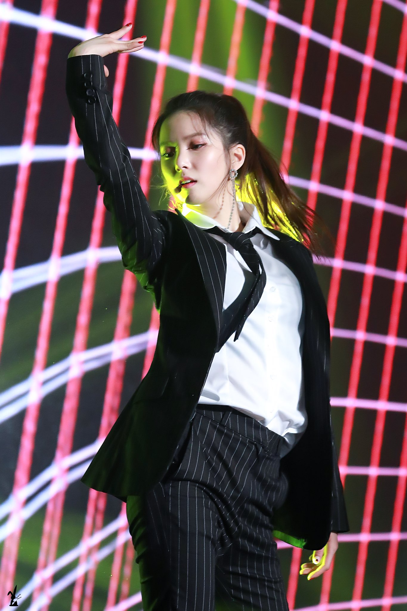 DaAI9PdUwAAMewW.jpg:orig