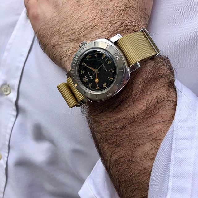 analogshift's tweet photo. Nicknamed the "Pacman" by collectors because of the Art Deco shape of the numerals at the poles—particularly at 6 and 9 o’clock, this example can be found live on the site now!
.
.
.
.
.
#croton #vintagecroton #depthmaster #panda #fun #funky #vintagecroton #womw #nyc #lighti… https://t.co/kLvKTgLBsG