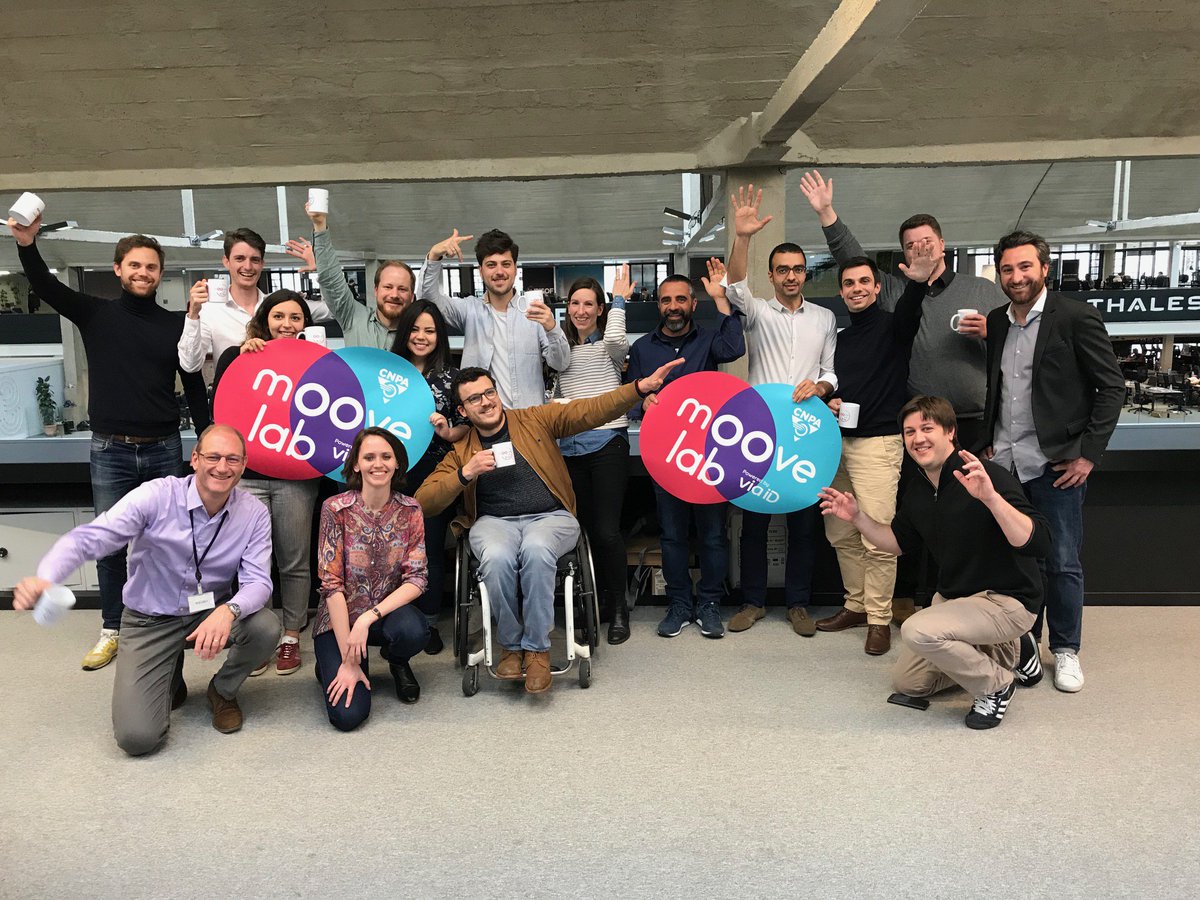 via__id's tweet photo. La nouvelle promotion du @Moove_lab vient de faire son entrée à @joinstationf ! Welcome @convoicar @follow_eiver @projetbenur @FIDCAR_solution @PacknDrive @kg_protech @cocolis_fr ! C'est parti pour 6 mois d'accélération 🚀#mobilité https://t.co/1uncPSFhyV