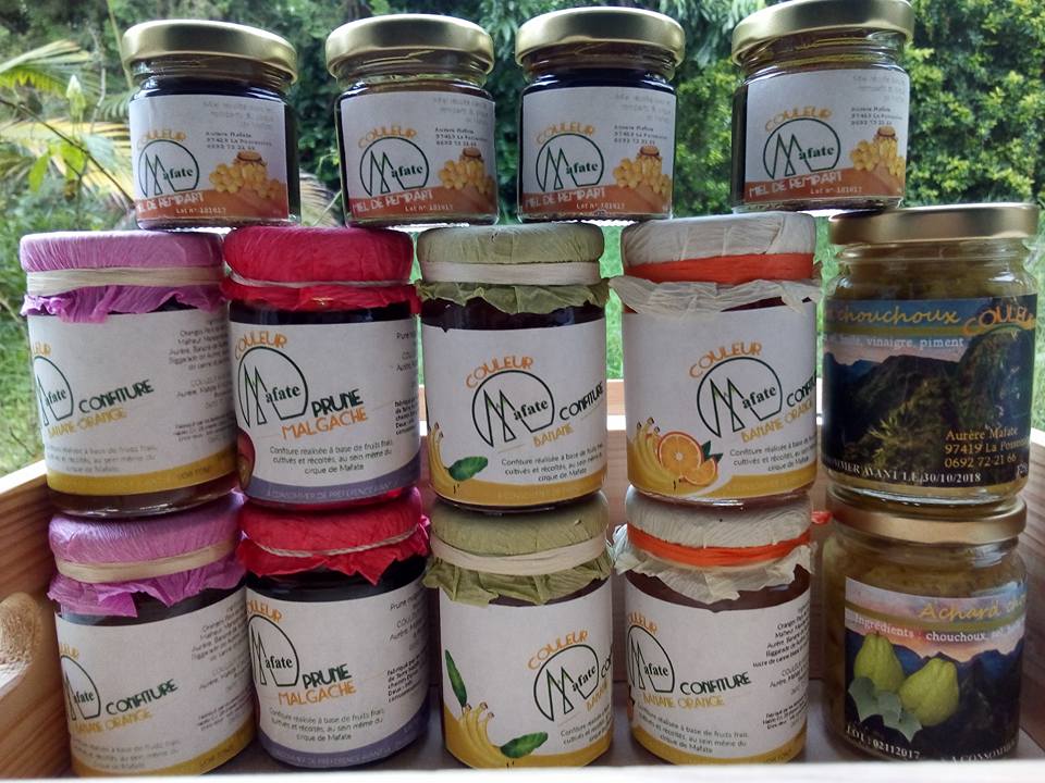 HotelLeRecif's tweet photo. 📢Samedi 16h à 20h : VENTE ÉPHÉMÈRE au Récif afin de valoriser et promouvoir le cirque de MAFATE : Produits du terroir et de l'artisanat local : confitures, épices, rhums arrangés, bijoux, sculptures en verre... NOUS VOUS ATTENDONS NOMBREUX ‼️🏞️ #Mafate #association #reunion https://t.co/7G6GCtxxbR