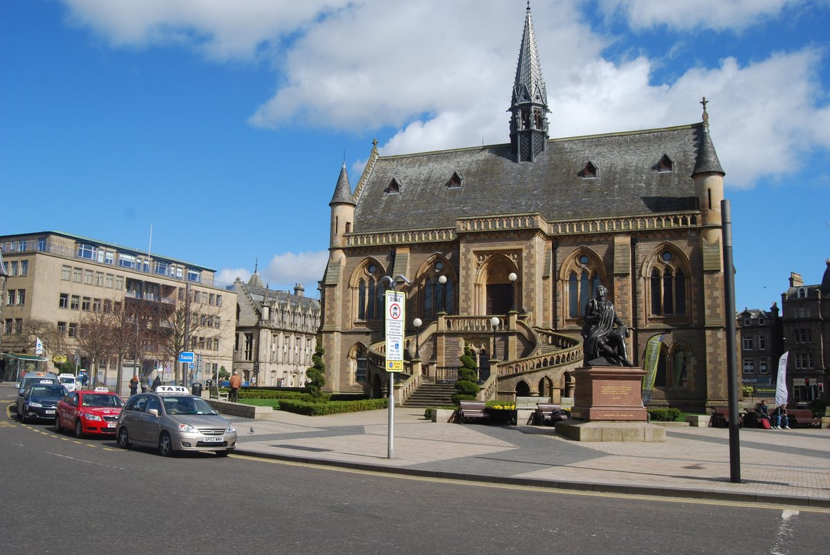 BKDundee's tweet photo. of course @McManusDundee had to feature in my book #Dundeein50Buildings https://t.co/FHeP8cwYlz