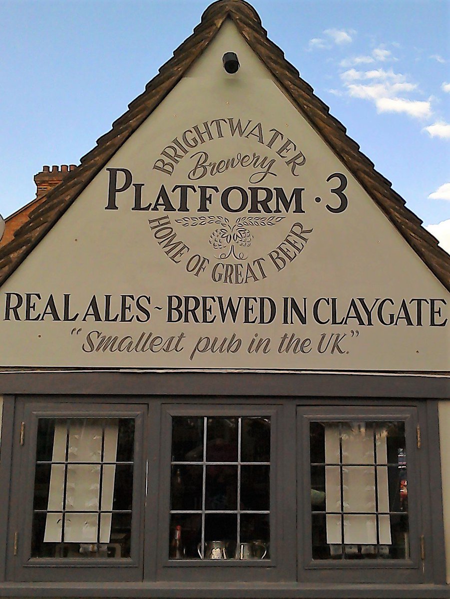 SmallestPubinUK's tweet photo. It's our favourite kind of day today SUNNY &amp; @SmallestPubinUK OPEN from 5pm for cask ales, bottled ales, ciders, wines, Prosecco, soft drinks &amp; good company 🤪☀️🍺
#Platform3Claygate #realale https://t.co/0NzlSoRG2C