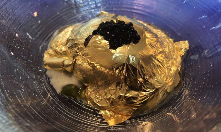 identitagolose's tweet photo. Solide nuove nella #GuidaIdentitaGolose.
@FerrPont, @ilmoromonza, Regio Patio all'Hotel @ReginaAdelaide, Paolo Teverini, Don Camillo: cinque chef di lungo corso e rinnovato entusiasmo https://t.co/DH179n8LA8 https://t.co/KWSJ4mELla