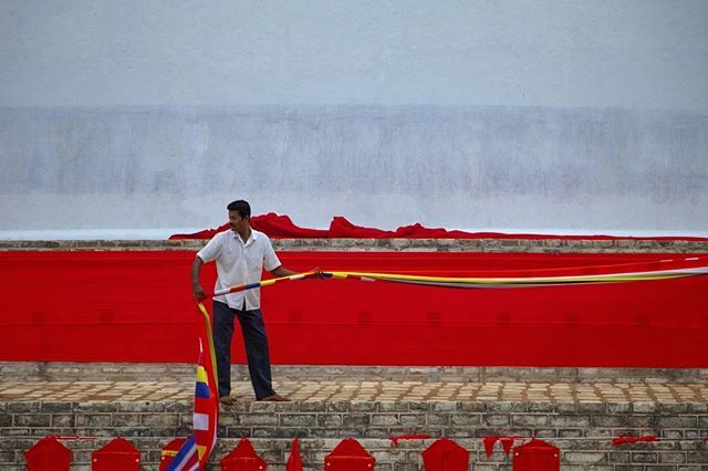 MarioLanini's tweet photo. ostantementeinviaggio #travel #travelphotography #srilanka #anuradhapura #red #tuttotrannechephotographers #instame #instapic #instareflex https://t.co/ZIkbm7667v