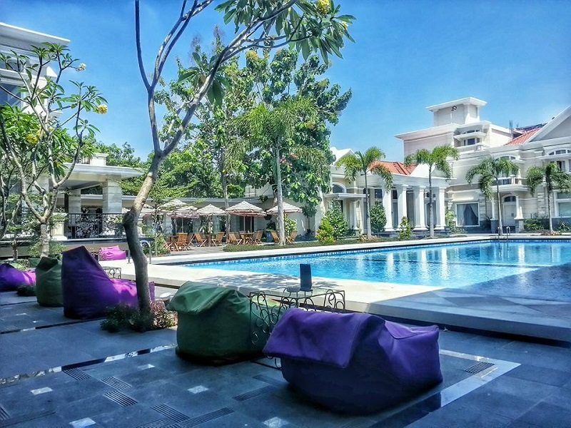 Jalan2com's tweet photo. Kalau di Kota Solo menginap di hotel bintang 4 bahkan 5 juga tetap murah kok, gak percaya? Ini beberapa referensi nya: https://t.co/CmanaUUQkH #jalan2com #solo https://t.co/3hXgN9SwQY
