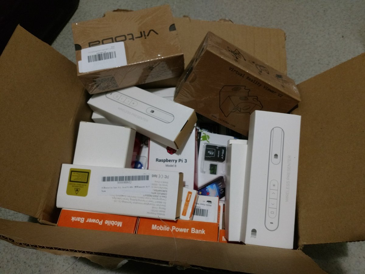 InsecurityAsso's tweet photo. Un petit aperçu des lots ! Venez nombreux !  #inshack #inshack2018 https://t.co/opNnCl5oJO