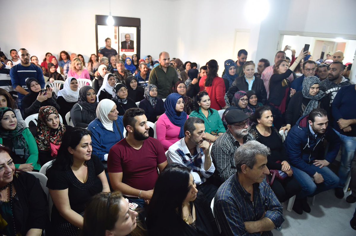 fmakhzoumi's tweet photo. متابعةً للقاءاتنا التي التي لا تنقطع مع المواطنين، عقدنا إجتماعًا في أهلنا في منطقة الشيّاح للإستماع إليهم ولمناقشة برنامجنا الإنتخابي وعقدنا مع المواطنين.
#لبنان_حرزان https://t.co/YiYpVEj6ab