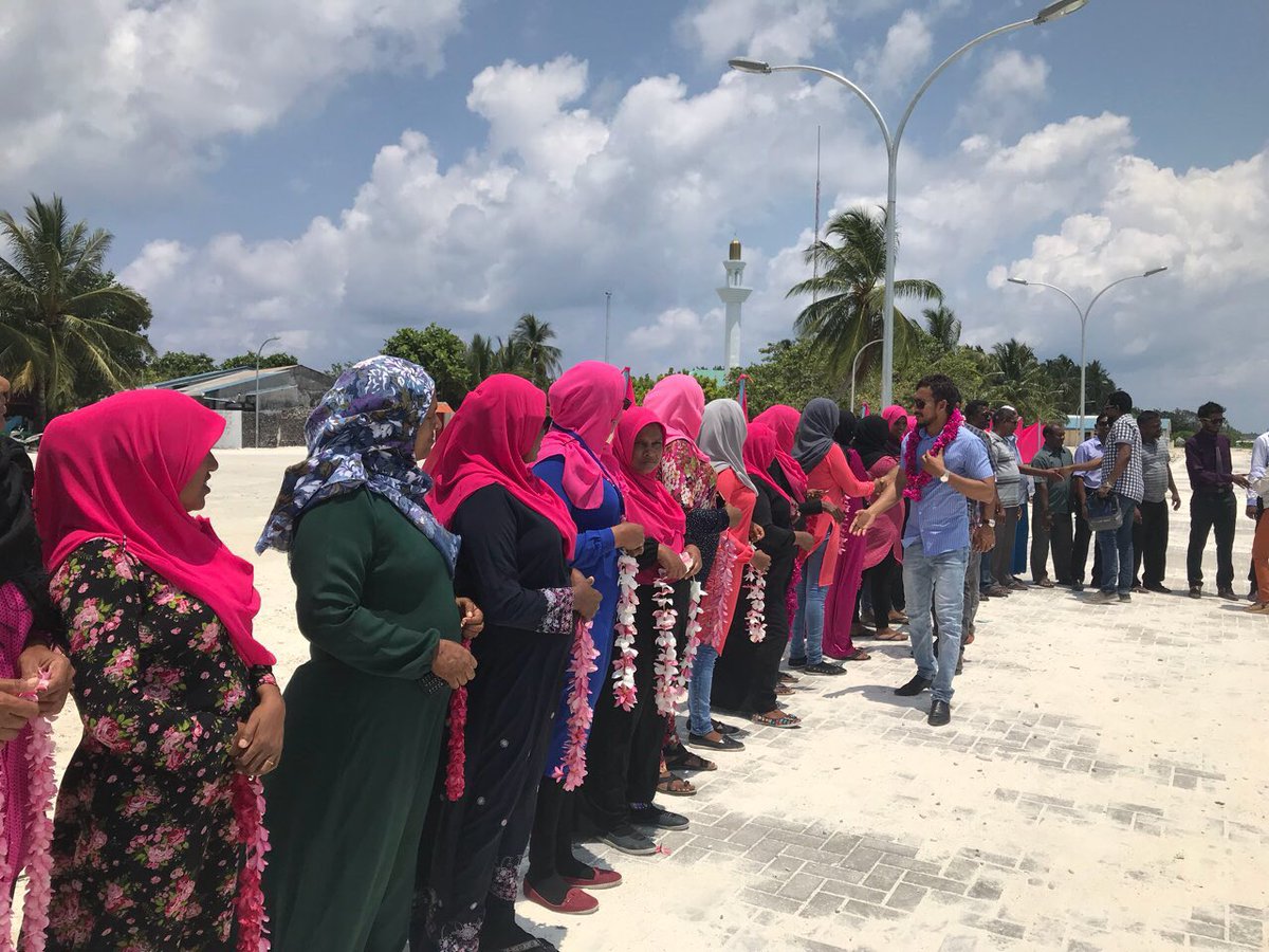 hraahS's tweet photo. #LaamuGanThundi
#6April2018
#20:30
#DevelopmentsOFHEPYameen
#tharaggy
#Mekuhah
#RY2018 https://t.co/VaP5XqesPY