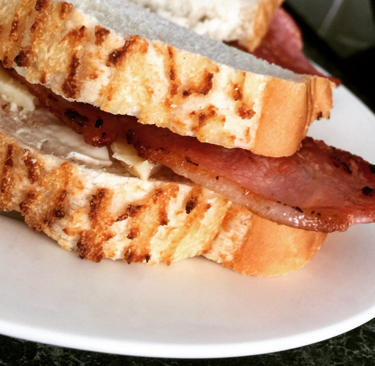 1doublehandful's tweet image. Just for u @_Breakwater #tigerbread #backbacon #cheese #droolfest🤤