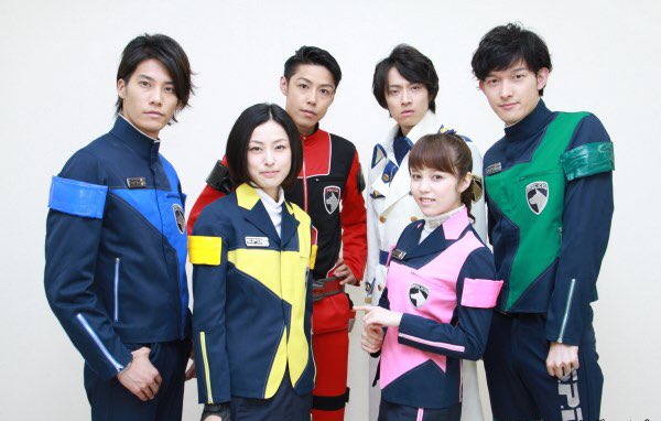 アルテア A Twitter 特捜戦隊デカレンジャー10years After視聴 今作は デカレンの俳優陣が10年振りに集まって作った続編 デカレンは世代じゃないのであまり見た事無かったが それでも結構楽しめたので幼少の頃デカレン好きだった人はぜひ見た方が良いと思う Nitiasa