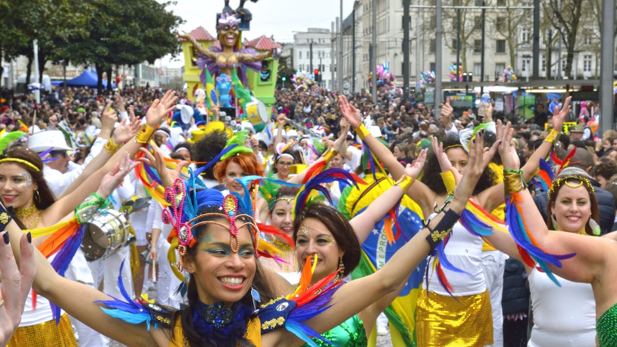 nantesfr's tweet photo. Les 8, 11 et 14 avril, les rues de Nantes seront rythmées par le #Carnaval de Nantes !
Plein d’animations sont prévues sur le thème de la science-fiction et du fantastique 👽👺
Plus d'infos : https://t.co/bLo6NVQXRE  #Nantes https://t.co/RpswbwGPX2
