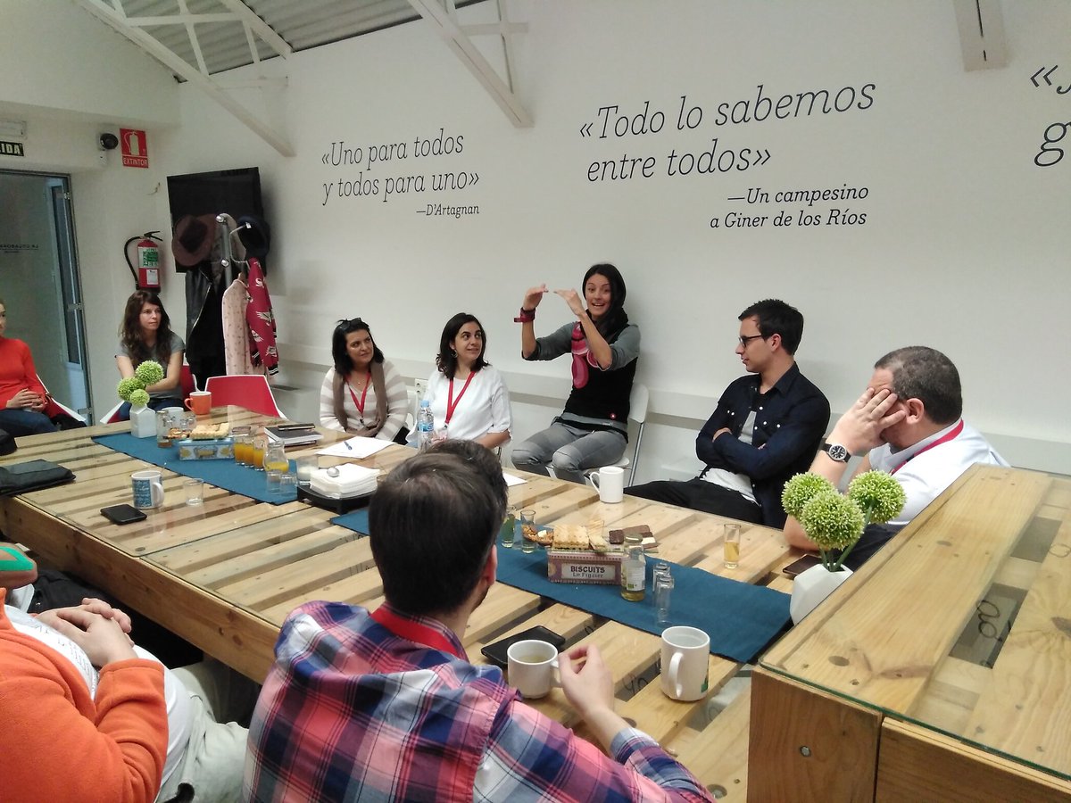 Ana_ArandaCeli's tweet photo. "Poner la mirada en lo que uno quiere conseguir para poder llegar a ello" nos lo cuenta María José Pueyo en @lacolaboradora #cafeCo  https://t.co/eUaFdUOpEi https://t.co/NzBUqZ5rRH