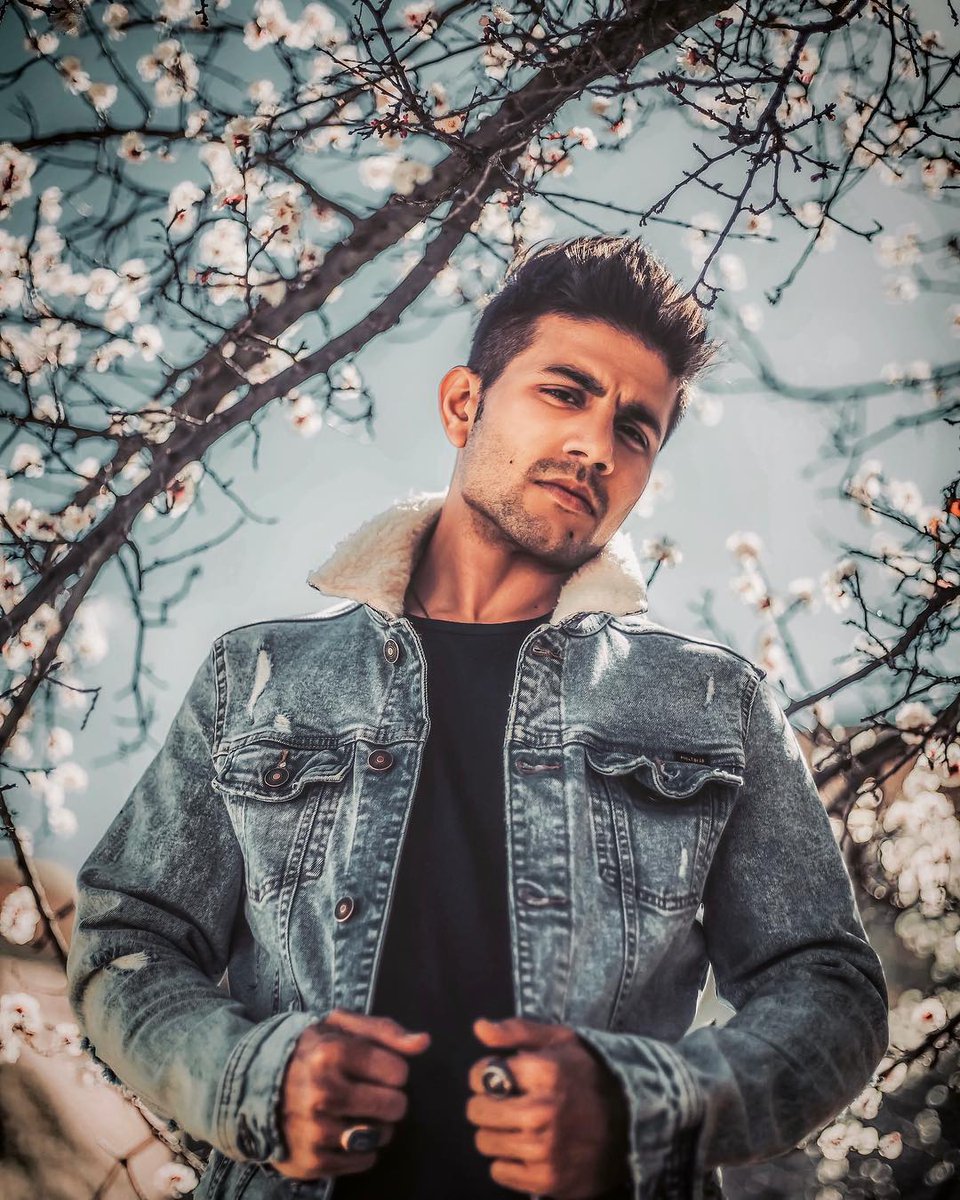 themustafaB's tweet photo. Staring into the future #photography #turkey #cappadocia #photoshoot #instapicture #instaphoto #themustafab #mustafab #instalike #followme #photooftheday #instagood #instadaily 
Photo credit: has to be #zainulburmawalaphotography @zainulburmawala https://t.co/ZKMpzBBqxd