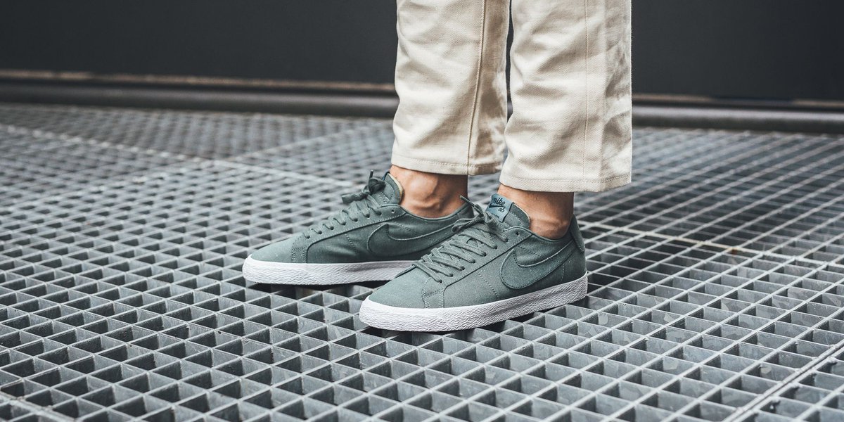 nike sb zoom blazer low cnvs decon