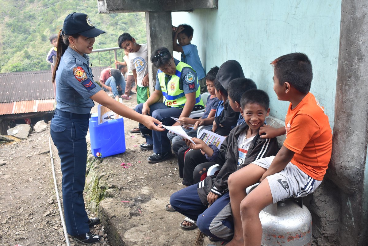PNPSadanga1's tweet photo. Sadanga MPS participated in the Barangay Saclit Assembly Meeting #MASAMASASID #OplanDoubleBarrelReloaded #IntensifyCommunityAwareness #IECDistribution @PNPMtProvince @rwinp88 @ProcorRpcrd https://t.co/FgpH3Yylwp