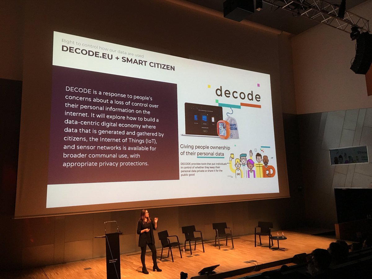 covelo's tweet photo. He dejado de diseñar dispositivos para diseñar formas jurídicas. Grande @marabales en #DesignDoesForum https://t.co/R16qrQDlsQ