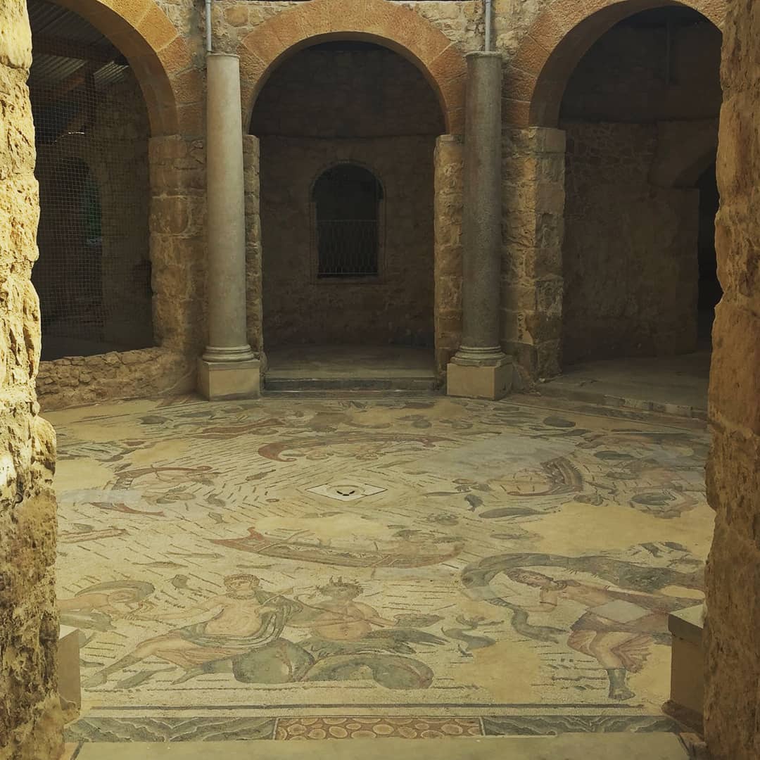 UncoveredSicily's tweet photo. Our guests are fascinated by the #Roman #mosaics in #PiazzaArmerina, thanks to Cristina's passion for her job!
#uncoveredsicily #arthistorian #tourguides #localguide #unesco #villaromana #romanvilla #tengirls #mosaicfloor #experiencesicily #tourism #sicilia #sicily #bestofsicily https://t.co/I5ihwPGfBM
