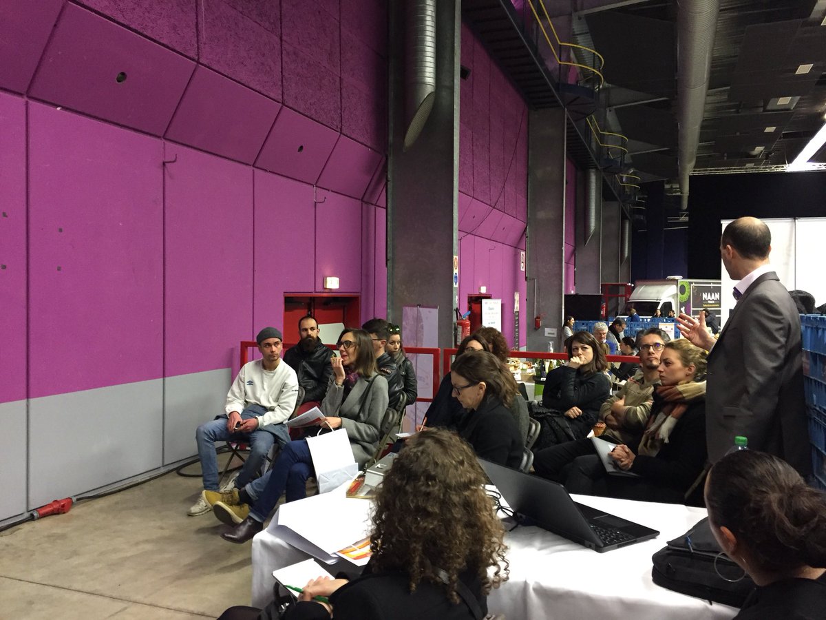 GNI_Grand_Ouest's tweet photo. Actuellement au pôle création: mini conférence « #Entreprendre, mais sous quel statut? » #WorkChope2018 https://t.co/3g4CxLyKGc