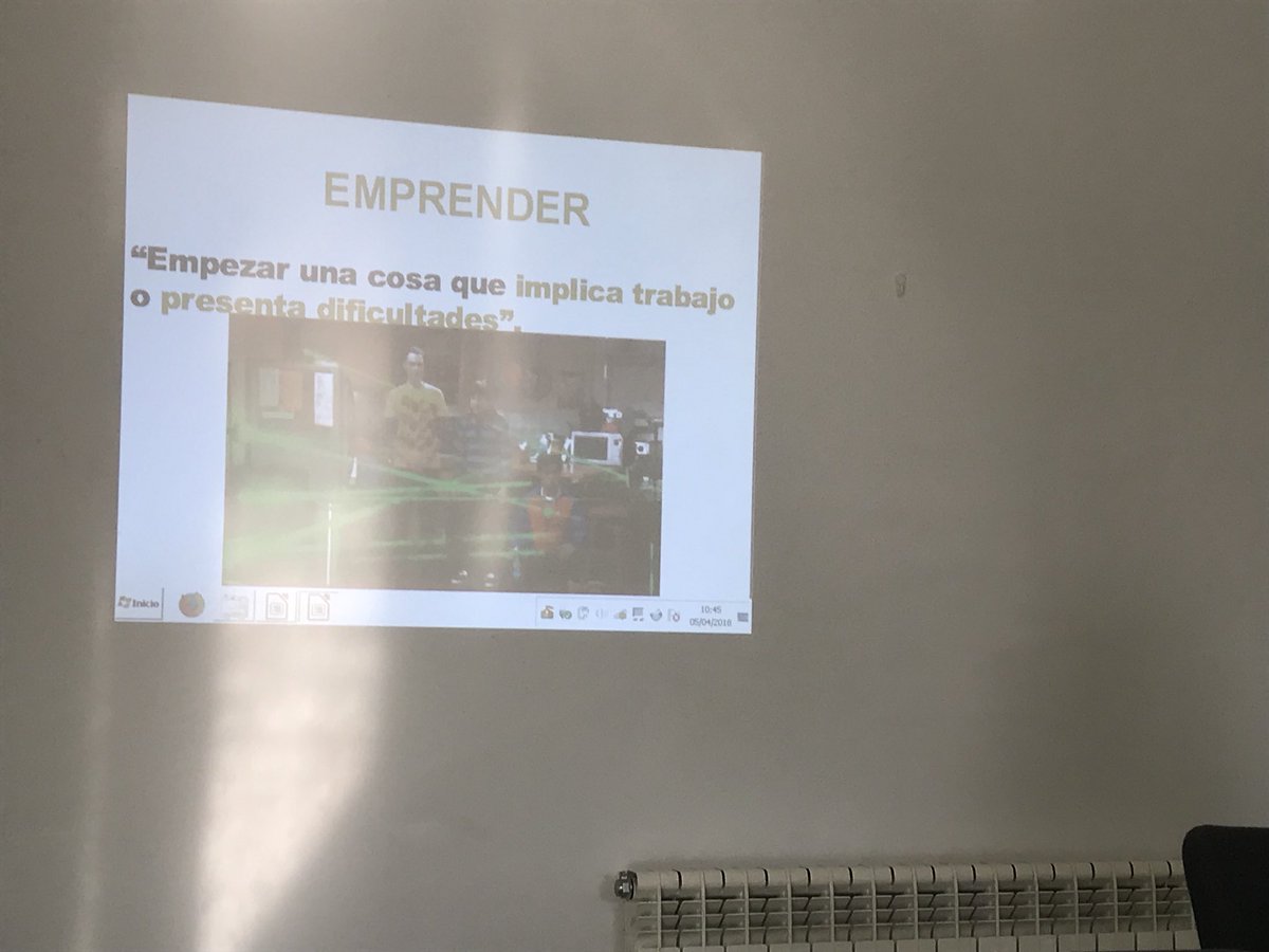LanzaderaNalon's tweet photo. José Antonio Vega de @Valnalon nos habla sobre emprendimiento no sólo a la hora de montar tu empresa si no de emprender dentro una #empresa @mayte_garcia @fundacionTef @FundacionSMLRPH @Lanzaderas_EES @innorbita #FSE https://t.co/lm0Gnt8FeA