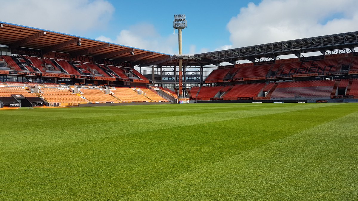 NG_AirFibr's tweet photo. How to start the day better than a visit to @FCLorient with such a perfect pitch ?🌱 #qualityandsafetyfirst #hybridturfexpert #airfibr https://t.co/ubl00zQegr