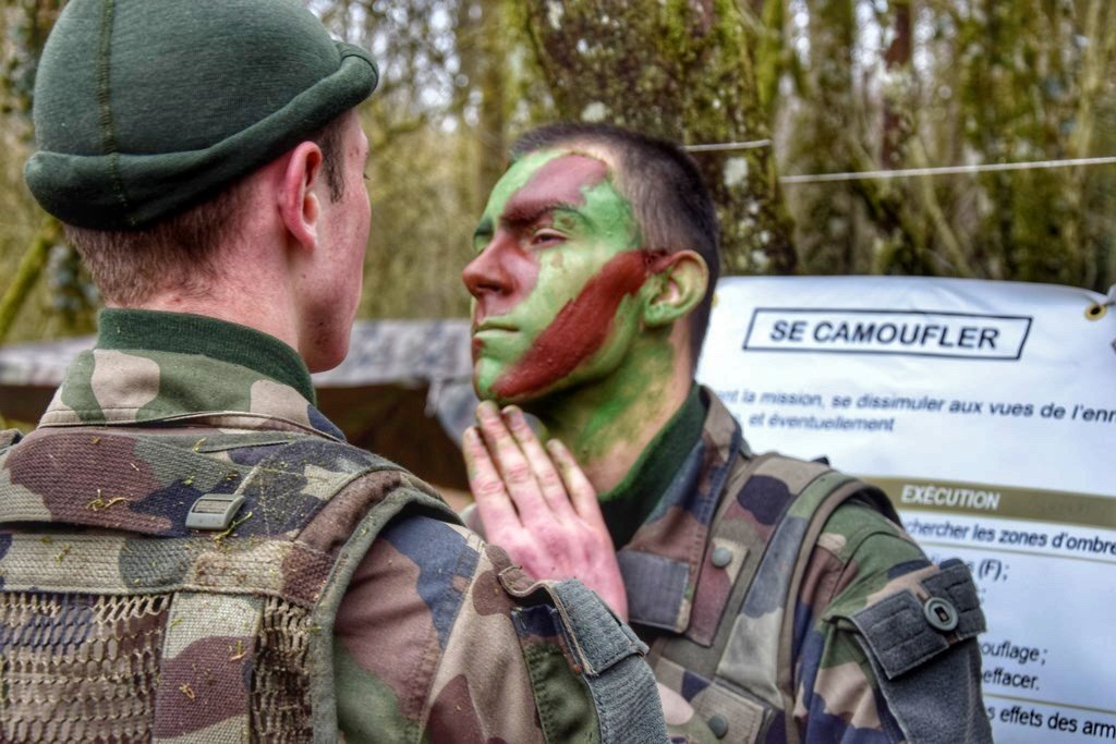 1er_Tirailleurs's tweet image. Près de 45 nouvelles recrues motivées découvrent les rudiments de la vie #militaire : premières nuits en bivouac, effort physique collectif, tir et combat rythment ces premières semaines.
👉 Ils font partie des 240 #turcos qui seront recrutés cette année.
#CFIM #Verdun #FGI