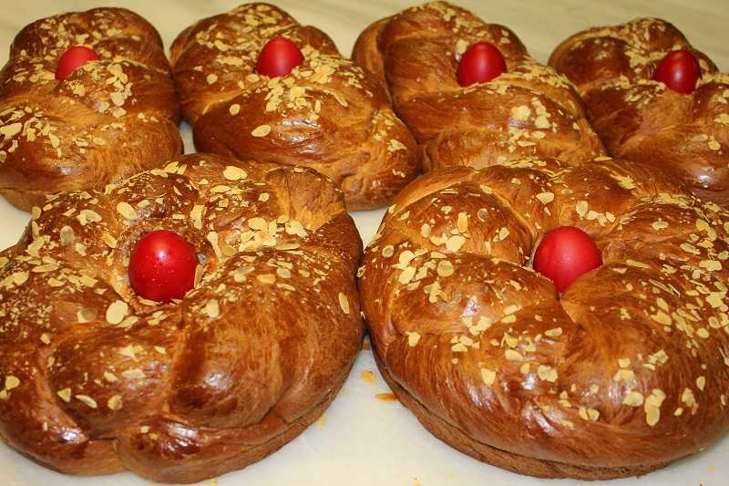 Bread_house15's tweet photo. Το Φως της Ανάστασης να φωτίζει τις ζωές όλων σας και να σας χαρίζει υγεία, οικογενειακή ευτυχία και επαγγελματική προκοπή. Χρόνια Πολλά Καλή Ανάσταση Καλό Πάσχα! #πασχα2018 #καληΑνασταση #ΜεγάληΠεμπτη https://t.co/hA0G4hZe4p