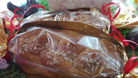 Bread_house15's tweet photo. Το Φως της Ανάστασης να φωτίζει τις ζωές όλων σας και να σας χαρίζει υγεία, οικογενειακή ευτυχία και επαγγελματική προκοπή. Χρόνια Πολλά Καλή Ανάσταση Καλό Πάσχα! #πασχα2018 #καληΑνασταση #ΜεγάληΠεμπτη https://t.co/hA0G4hZe4p