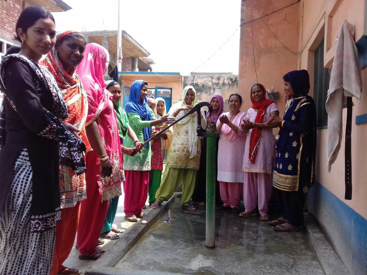 cmombd's tweet photo. Swacchta sapath,clining and handwashing activity in cmo moradabad adopted village in chc kanth,moradabad https://t.co/JSNPWeqayQ