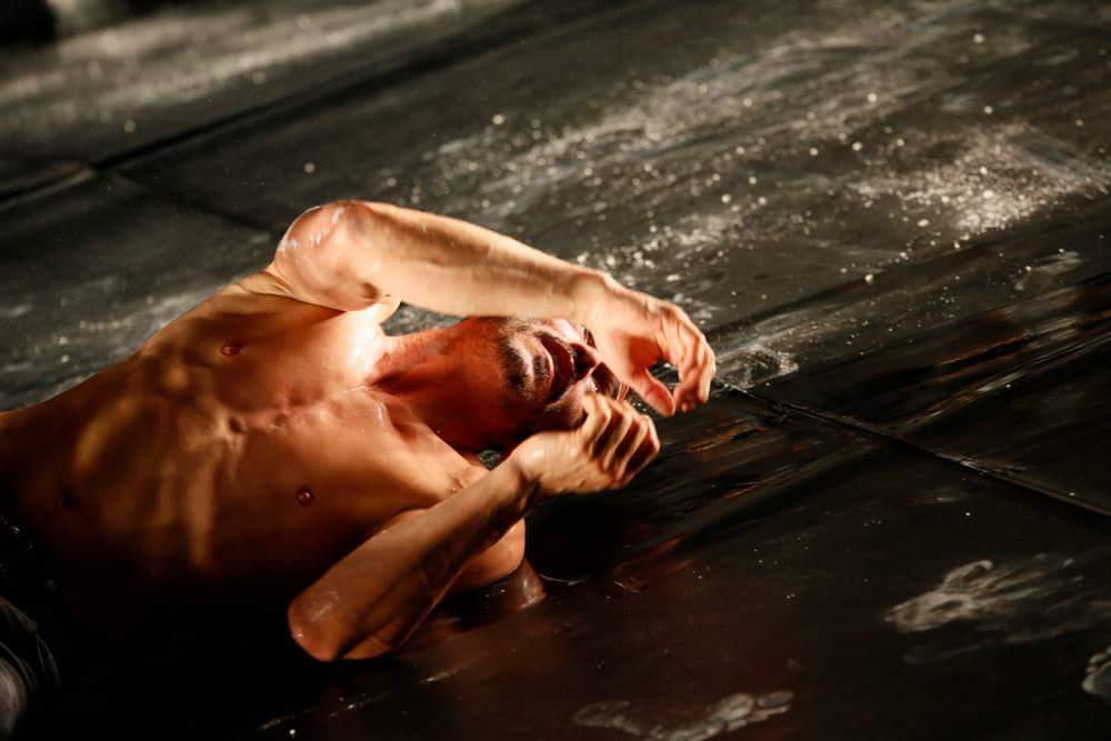 ricketpick's tweet photo. Ce week-end, en route pour le #FestivalSpring @CdnRouen
-Warm / D. Bobee-B.Dalle
-Le Paradoxe de Georges / Y.Frisch
©A.Bertereau https://t.co/hgBmMbsg0Z