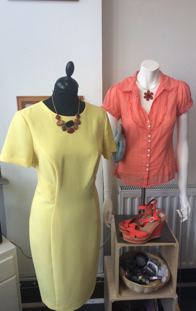 We’ve a fab collection of dresses, blouses, skirts, tops, handbags, jewellery and cardigans. Lightweight jumpers, wedges, flats and heels in stock ladies. Oh and belts, scarfs, coats, jackets and lots of smellies to pamper yourself too. We’re here 10-3:30pm 😊🌷🌸👠👚👓👗