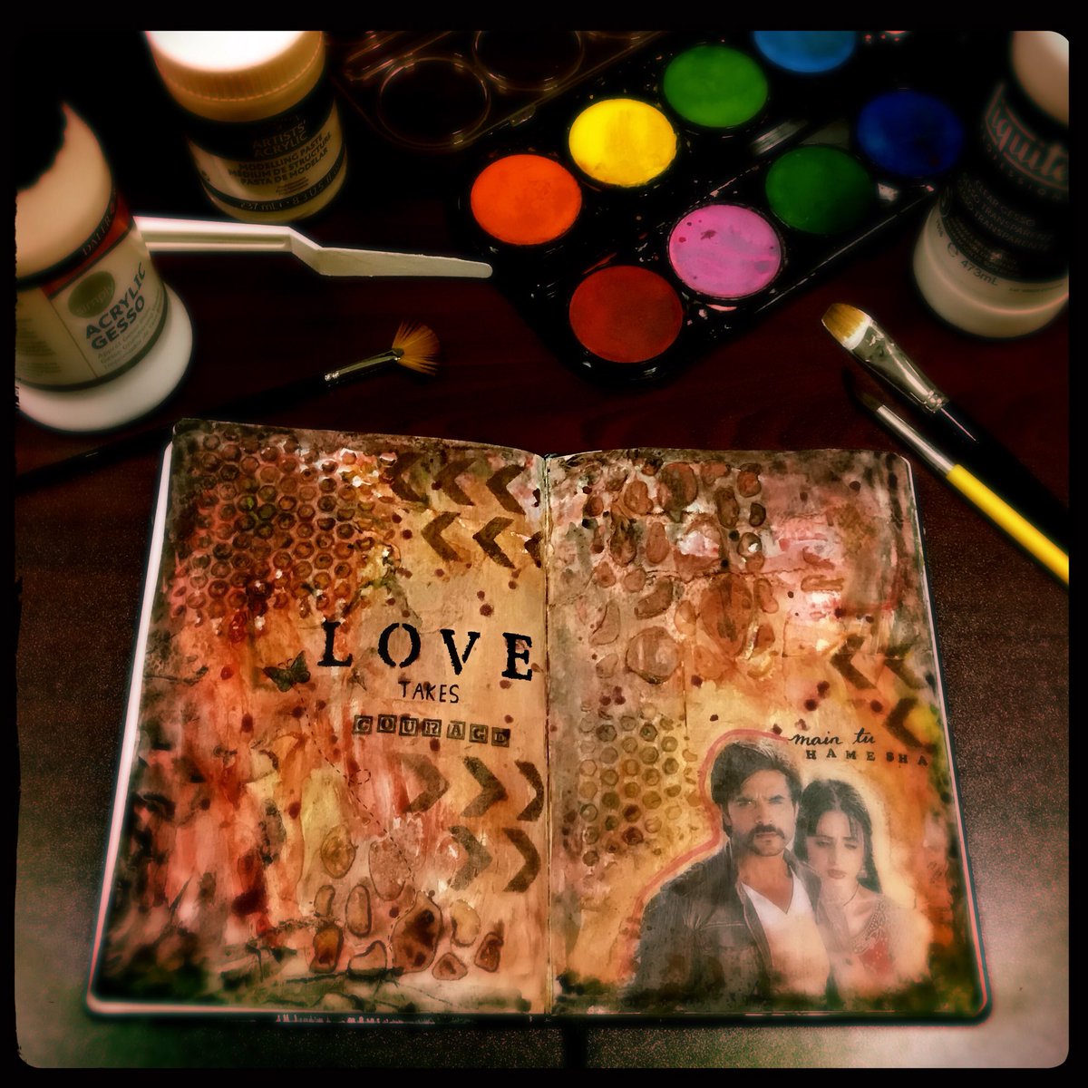 Got myself a new 200 gsm notebook. Took the opportunity to get back to my art journalling. 🎨🖌 Definitely my favourite kinda art. ☺️ #artjournal #artjournalling #mixedmedia