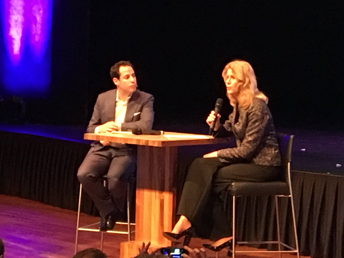 EuroCommerce's tweet photo. #ICRE2018 Dutch state secretary presenting Dutch Retail Deal, revitalising city centres. Reducing vacancies priority https://t.co/ChWLZWawnA