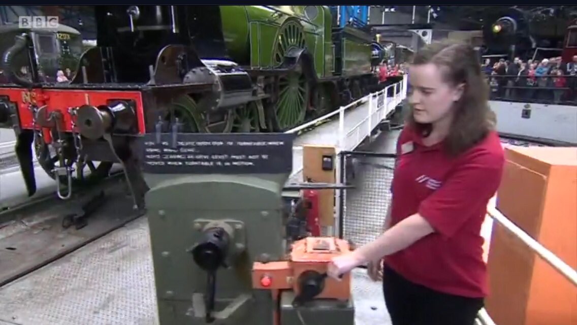 ExplainerJon's tweet photo. Well look who made @BBCLN last night! Only @amyywade expertly driving the turntable @railwaymuseum @NRMLearning https://t.co/fokaeECwBM