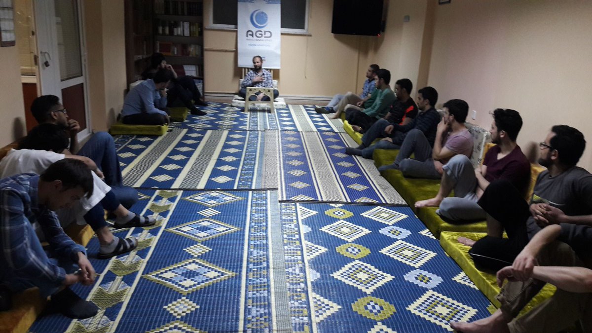 Bu hafta İslamda İttifak Ahlakını İşledik.
SP Tepebaşı İlçe Başkanı Sayın Muhammed Ali KÖSE beye  geldikleri için teşekkürlerimizi sunuyoruz