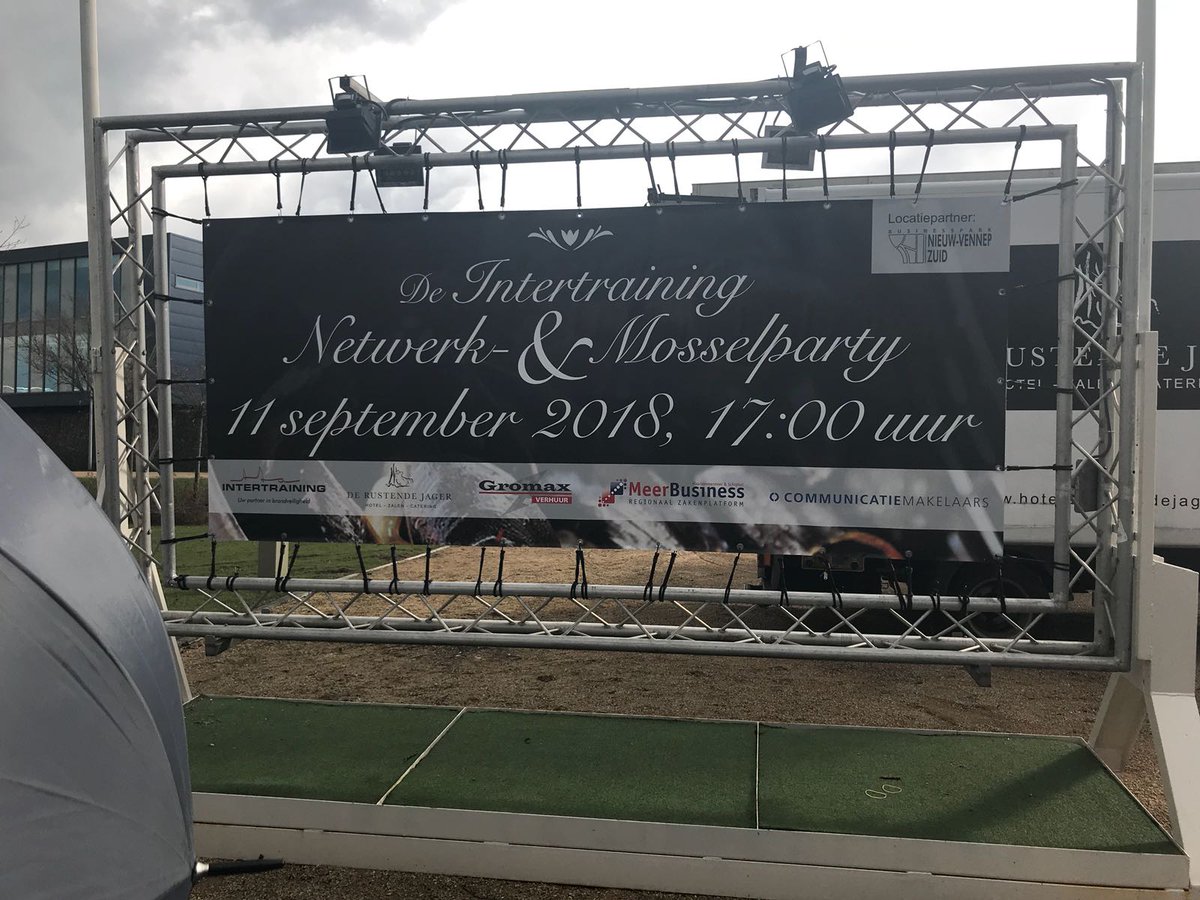 Intertraining's tweet image. Gisteren is het 'Mosselplein' op Businesspark Nieuw-Vennep Zuid onthuld, de nieuwe locatie van De Intertraining Netwerk- &amp;amp; Mosselparty. Als trotse hoofdsponsor waren wij hier natuurlijk bij!
