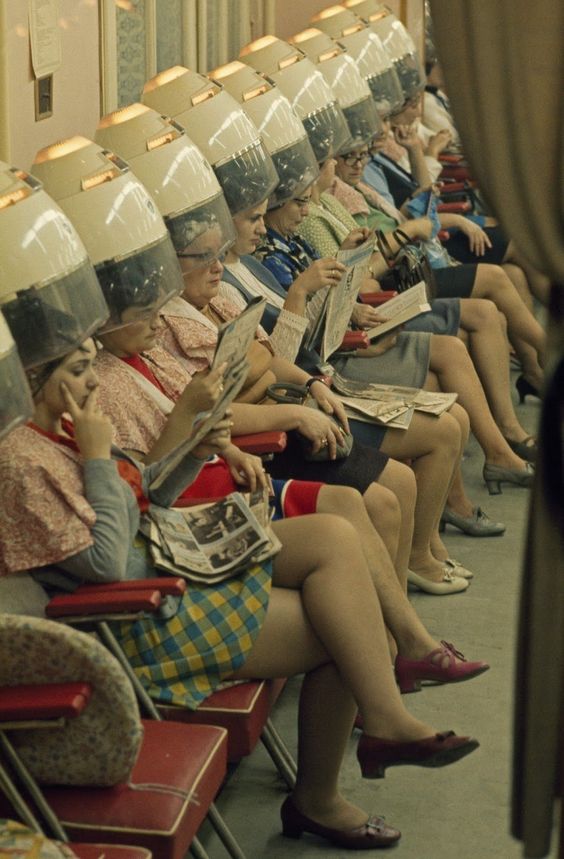 retroviny's tweet photo. Na trvalou, paní, na trvalou? :-D

#1960s https://t.co/1mTTfz8iqu