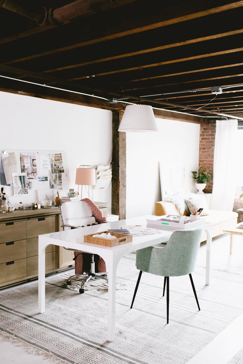 my_gubbi's tweet photo. A mini office design tour by @casslavalle: https://t.co/1K8xrrdrMh
#DecorIdeas #Tips #ideas #decor #Officedecor #MiniOffice https://t.co/ofydgt0JT1