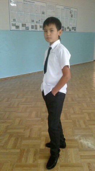 theadresov's tweet photo. я был са��ым модным в школе https://t.co/8Xz1u4GK1A
