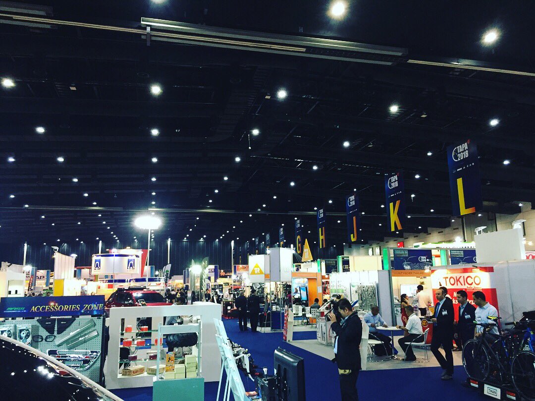 Self_Trading's tweet photo. 展示会に視察に行ってきましたー‼️
明日は通訳さんと一緒に商談♫
#展示会 #TAPA #バンコク https://t.co/5IFGg7hmSF