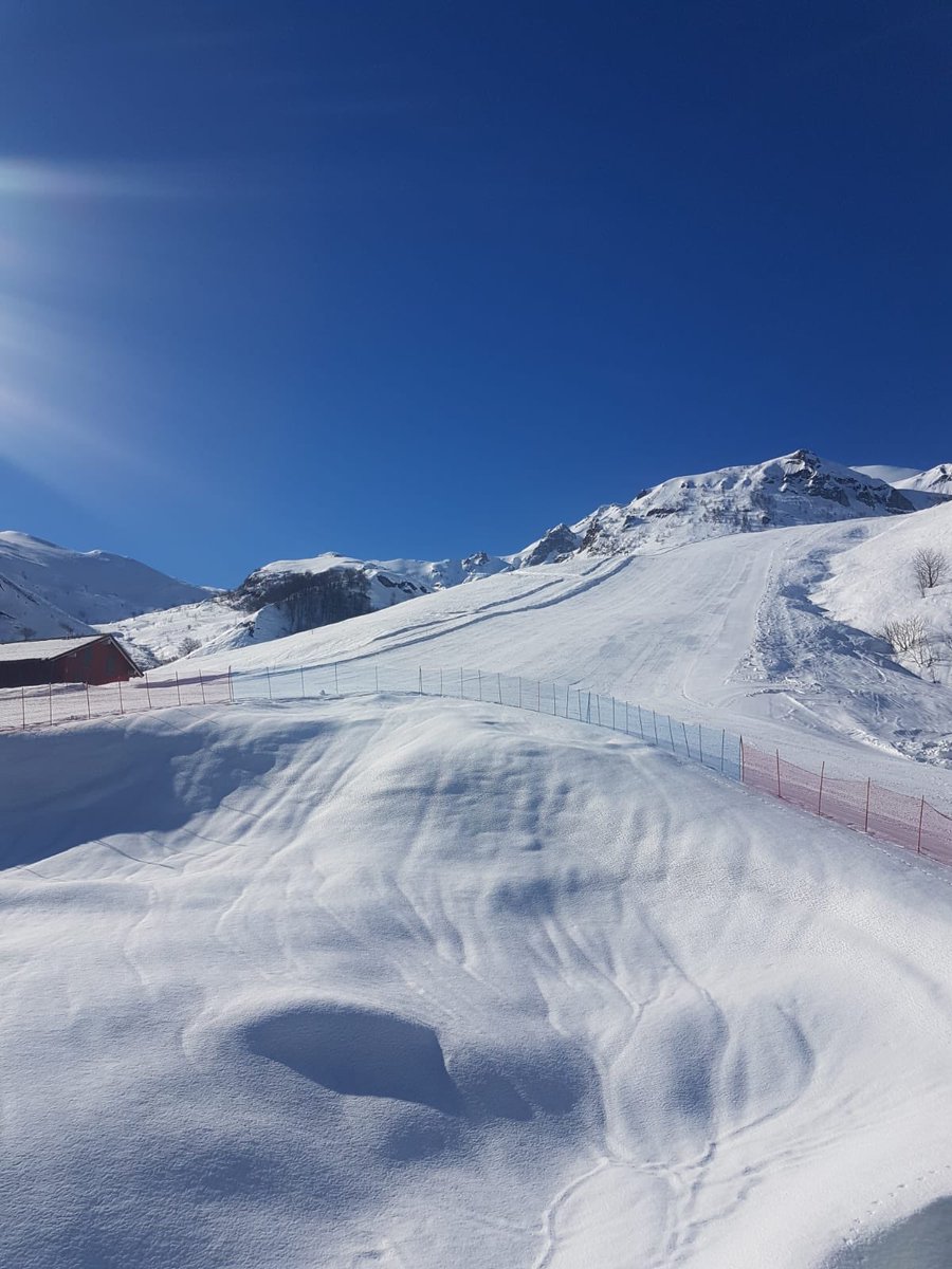Prospect_Ski's tweet photo. Some of this morning’s highlights from a sunny Artesina. #prospectski https://t.co/v1mNY37rzc