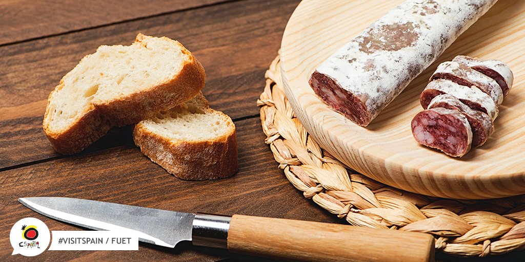 EspanaEnLatam's tweet photo. No cooking needed for this recipe. Just cut some bread and match it with fuet 🤤. #VisitSpain #GastroSpain https://t.co/pKozNvTaea