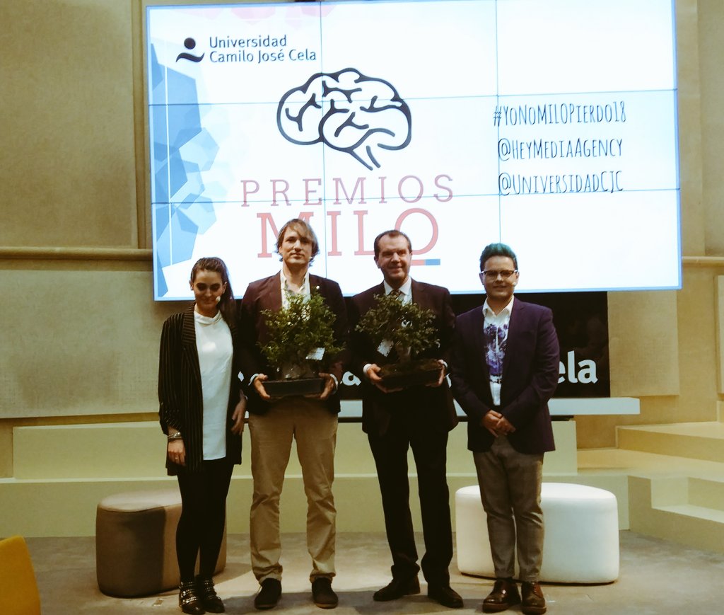 HeyMediaAgency's tweet photo. Cerramos la primera parte de los #PremiosMilo18. Muchas gracias @Ismael_Beiro y @JesOrtizAl por consejos y experiencias  que habéis compartido 💕 y el divertido rato que hemos pasado 😋 ¡Esperamos que os gusten los bonsái 🌳! #YoNoMiloPierdo18 https://t.co/yqVuFmqzet