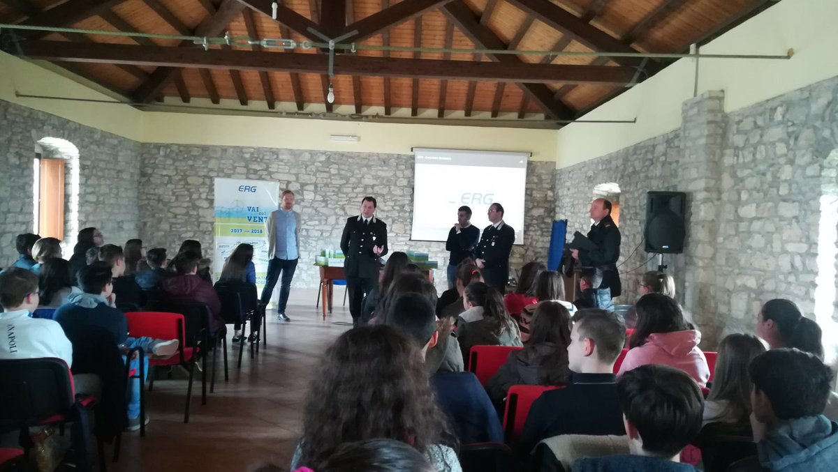 ERGnow's tweet photo. π¨βVai col Vento!β 2018 oggi con gli studenti π©π»βππ¨βππ©πΌβπdella media di Molinara e sul nostro #parcoeolico di Baselice #Benevento #Campania #vcv18 #educazioneambientale #WindEnergy https://t.co/pYQOuzSfGx